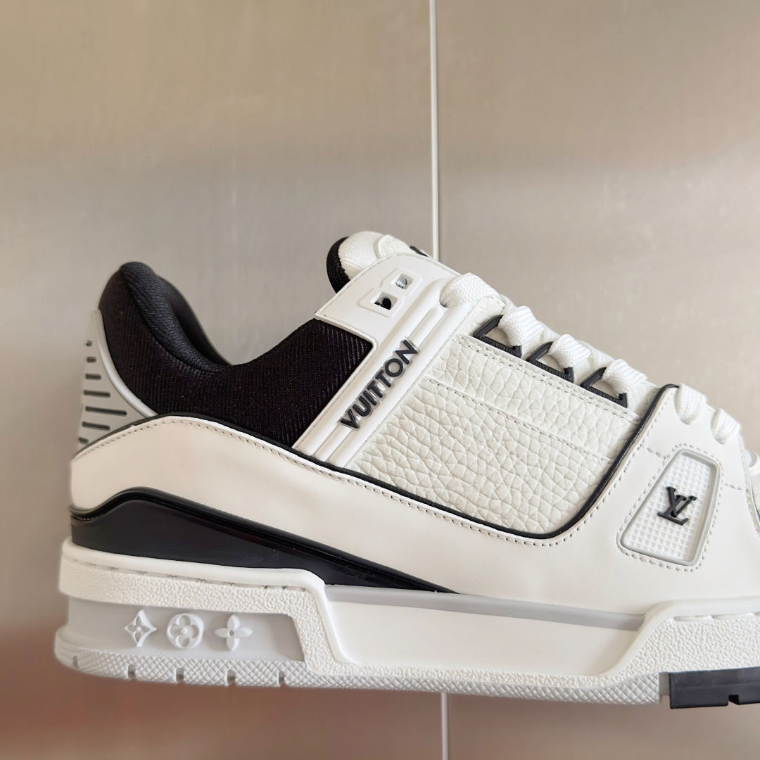 Louis Vuitton Trainer shoe