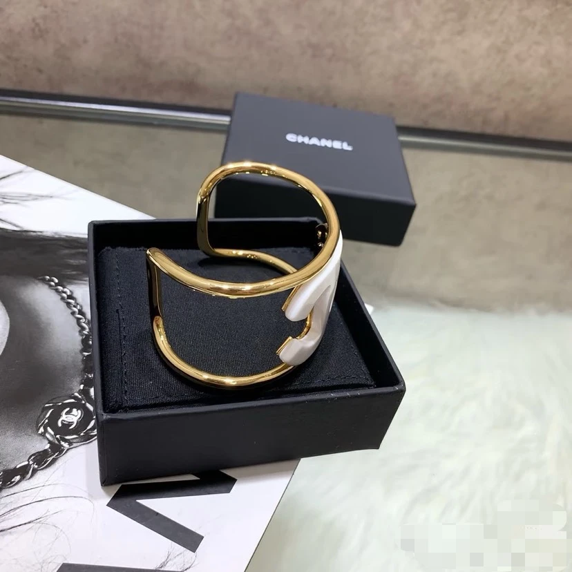 Chanel Earring