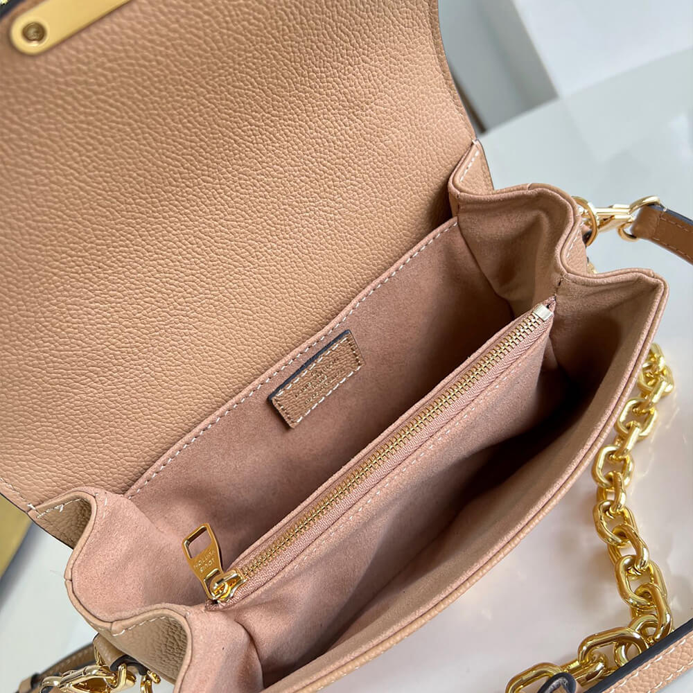 LV Pochette Metis East West