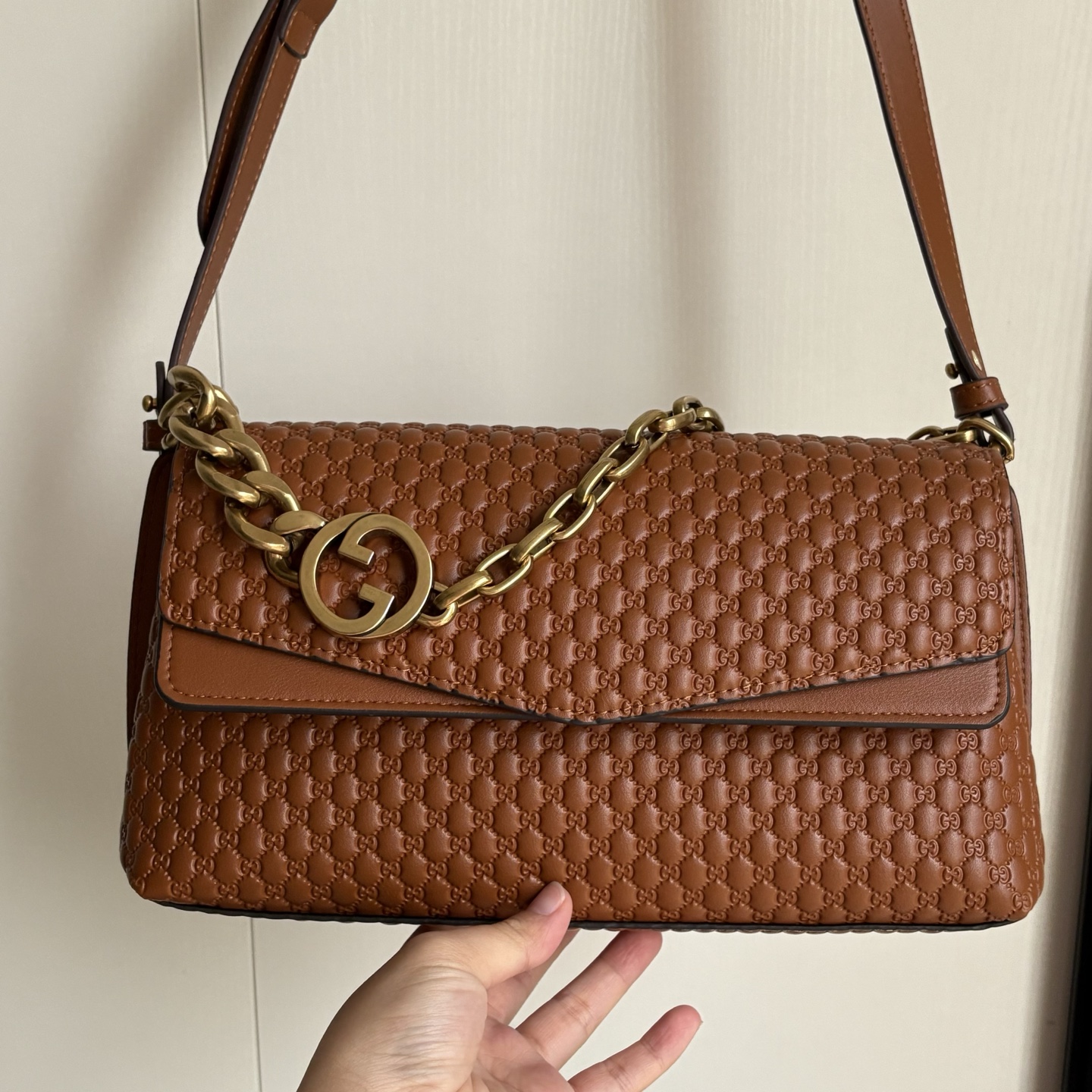 Gucci Embossing Chain Bag