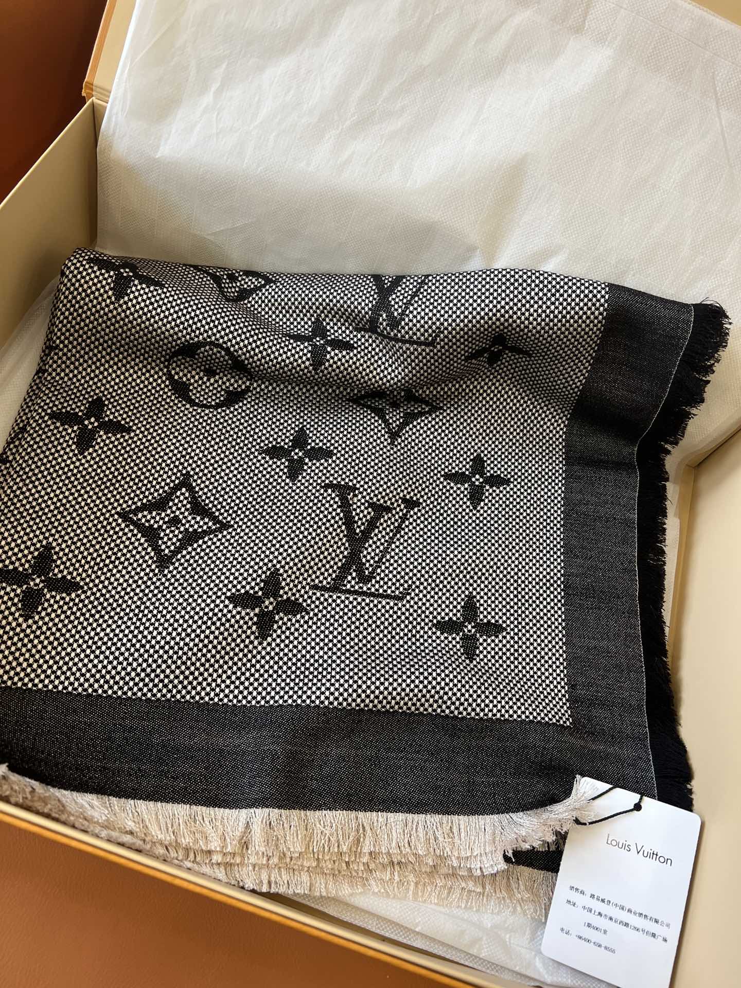 Louis Vuitton Scarves