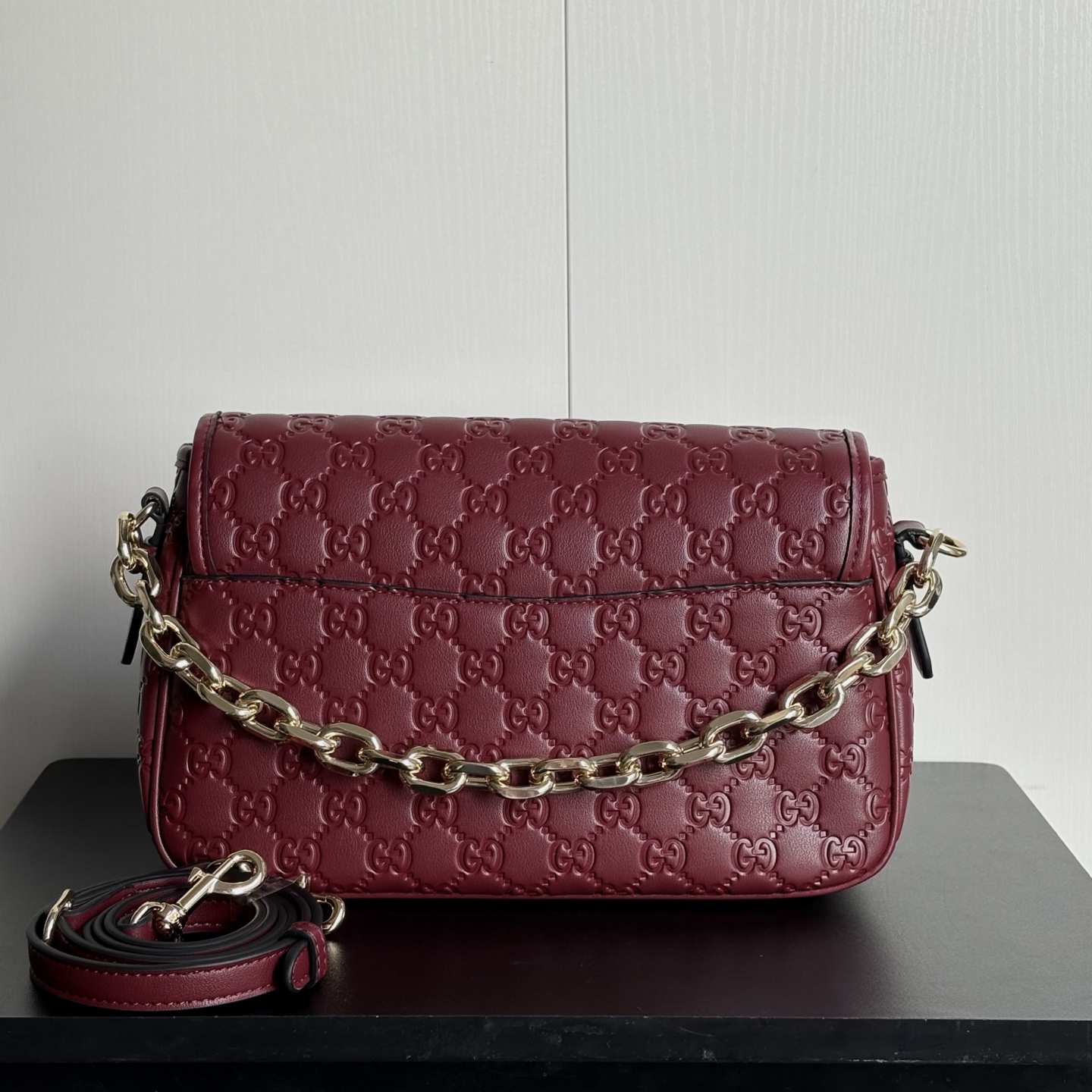 Gucci Emblem Embossing Chain Bag