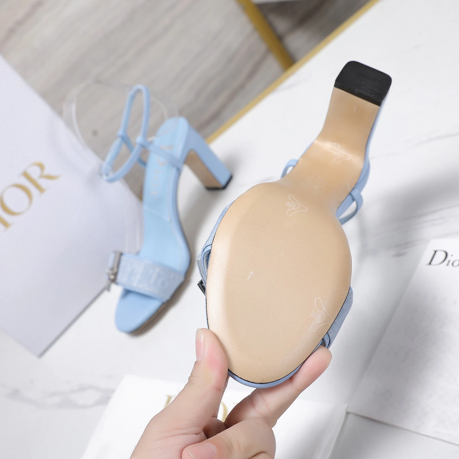 26 new Dior high-heeled sandals