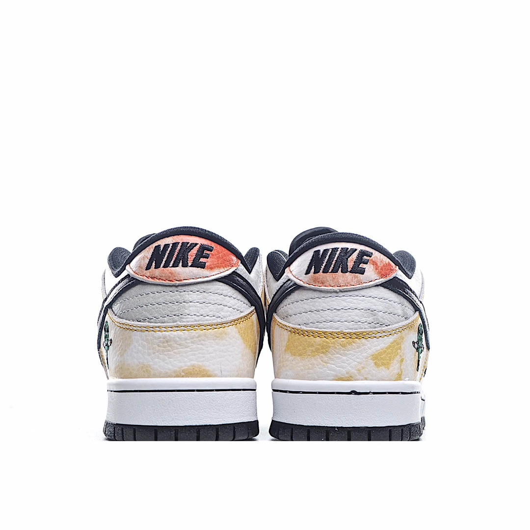 Nike SB Dunk Low &ldquo;Raygun