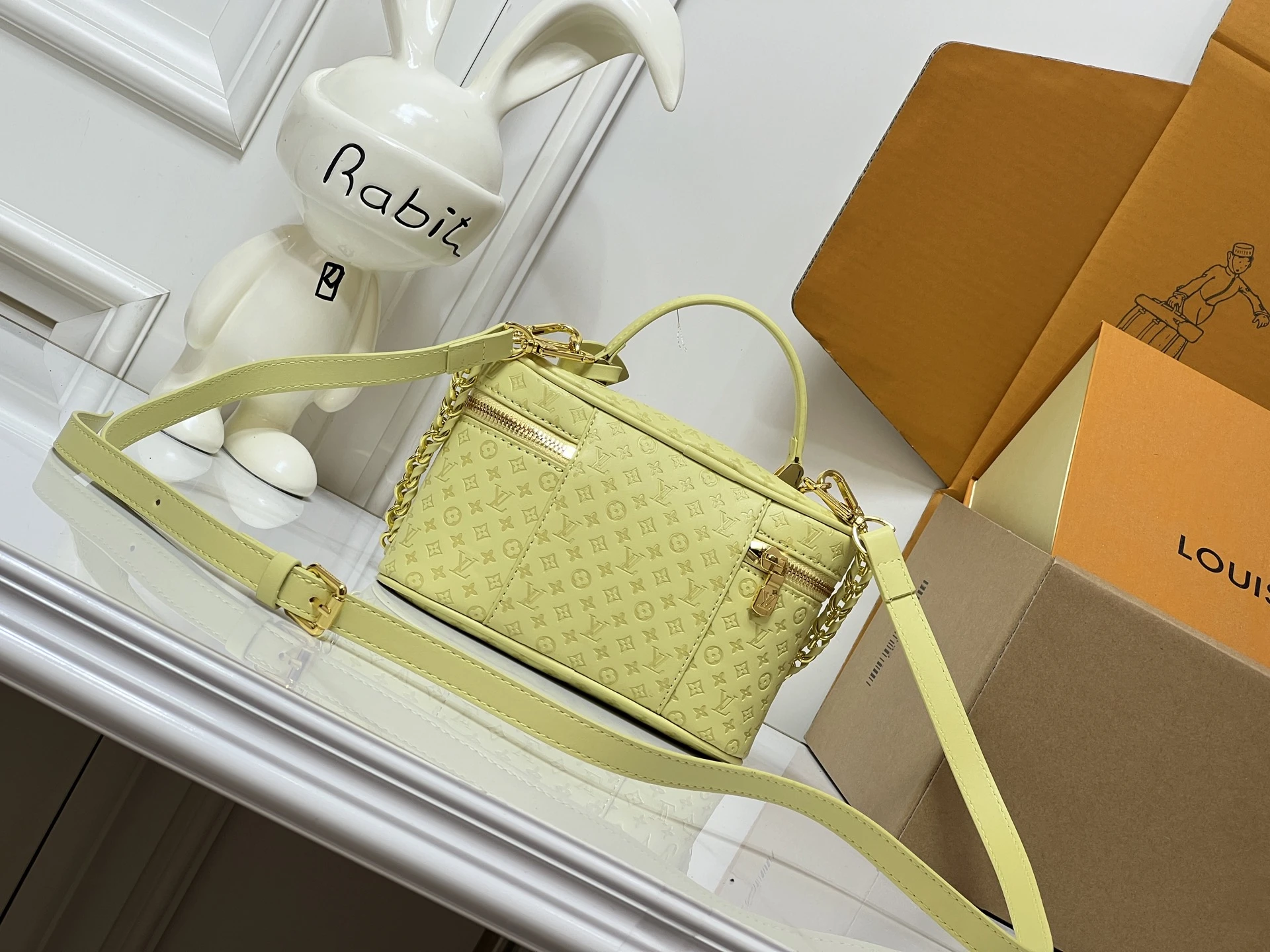 LV Vanity Chain Pouch