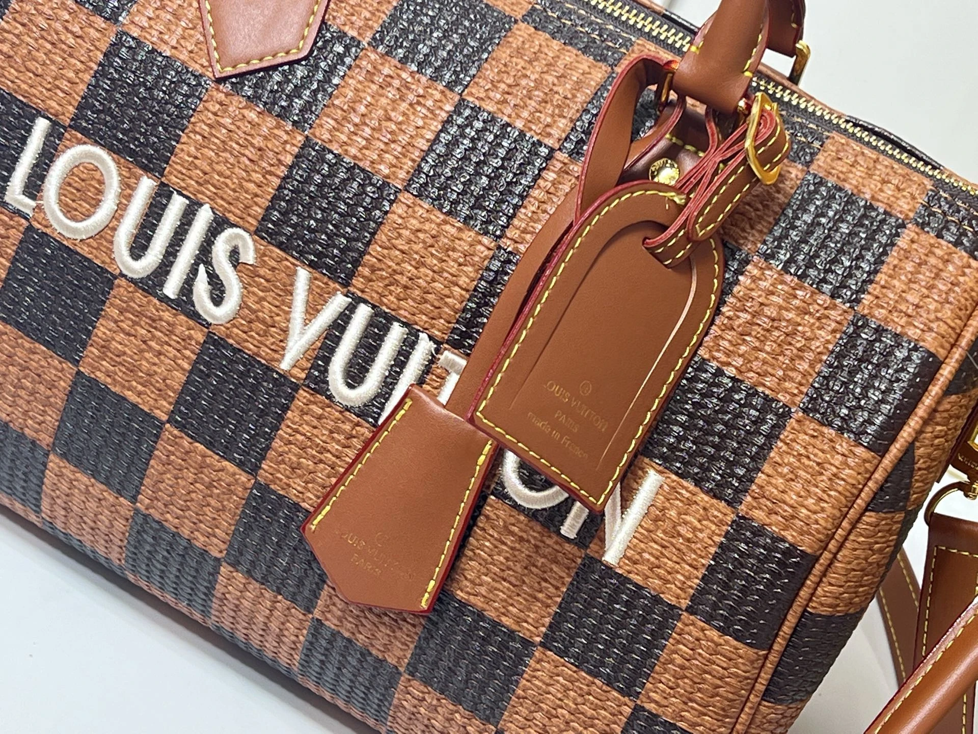 LV Handbag size 30