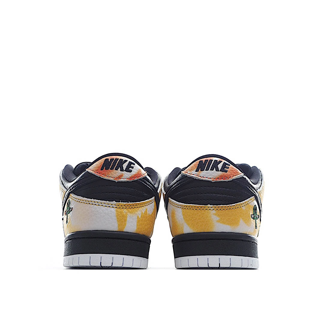 Nike SB Dunk Low &ldquo;Raygun