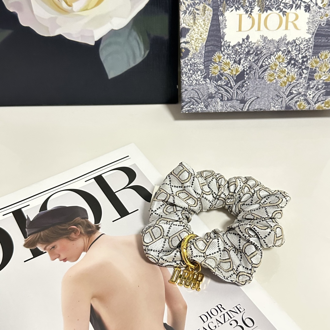 Dior hair loop