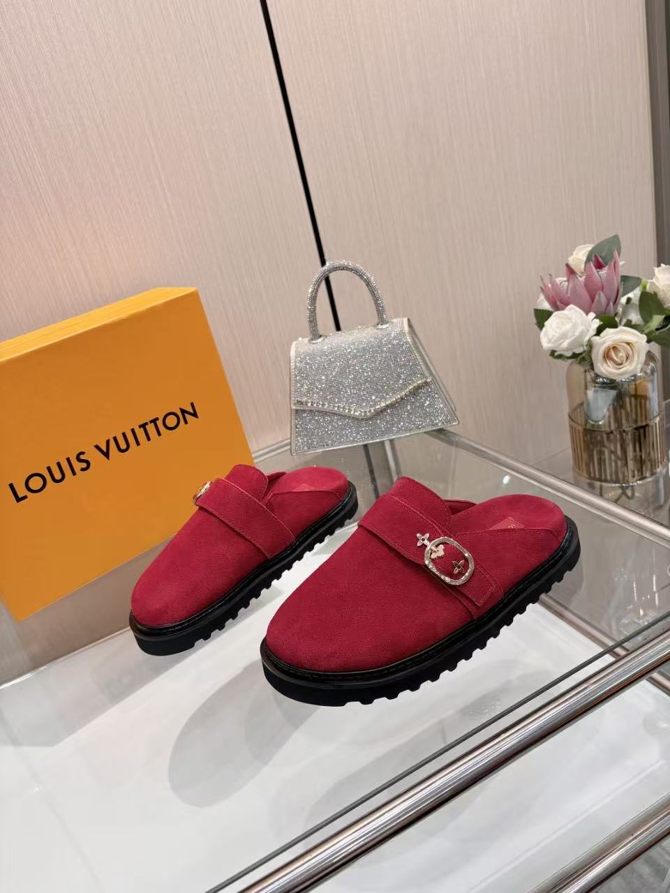 Louis Vuitton Slippers