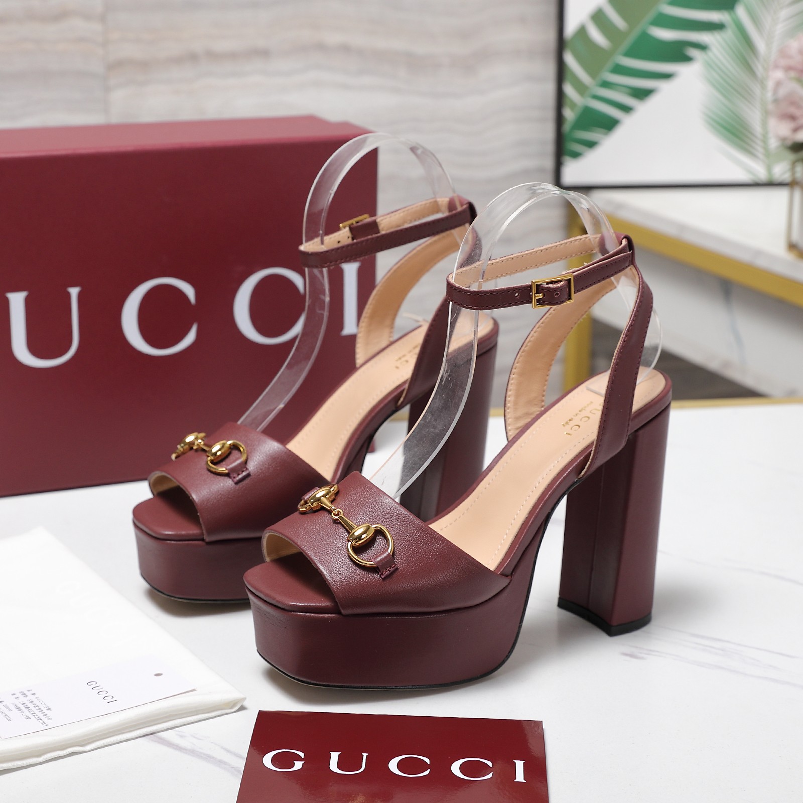 Gucci Round-toe platform high-heeled sandals