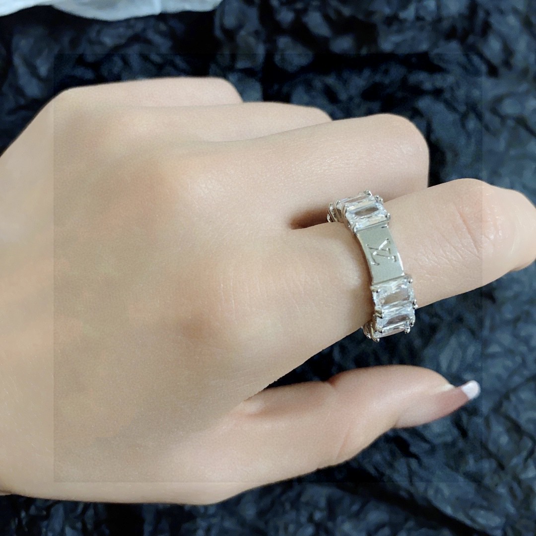 LV RING