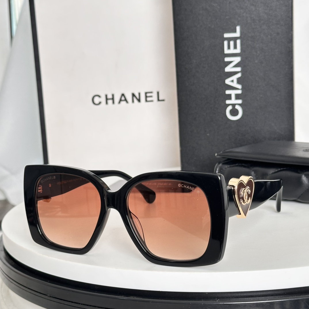 Chanel Sunglass
