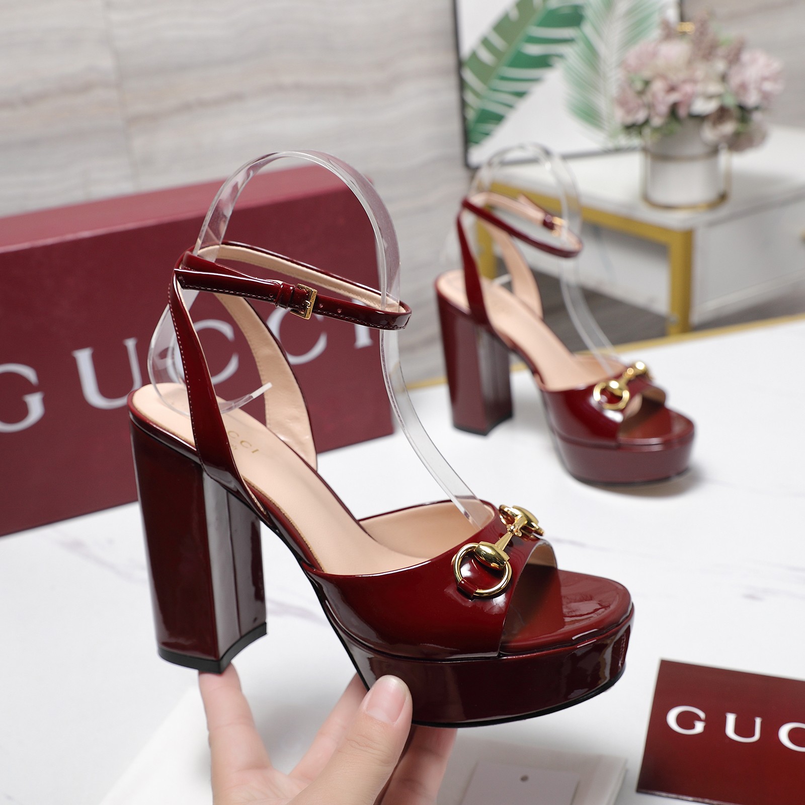 Gucci Round-toe platform high-heeled sandals