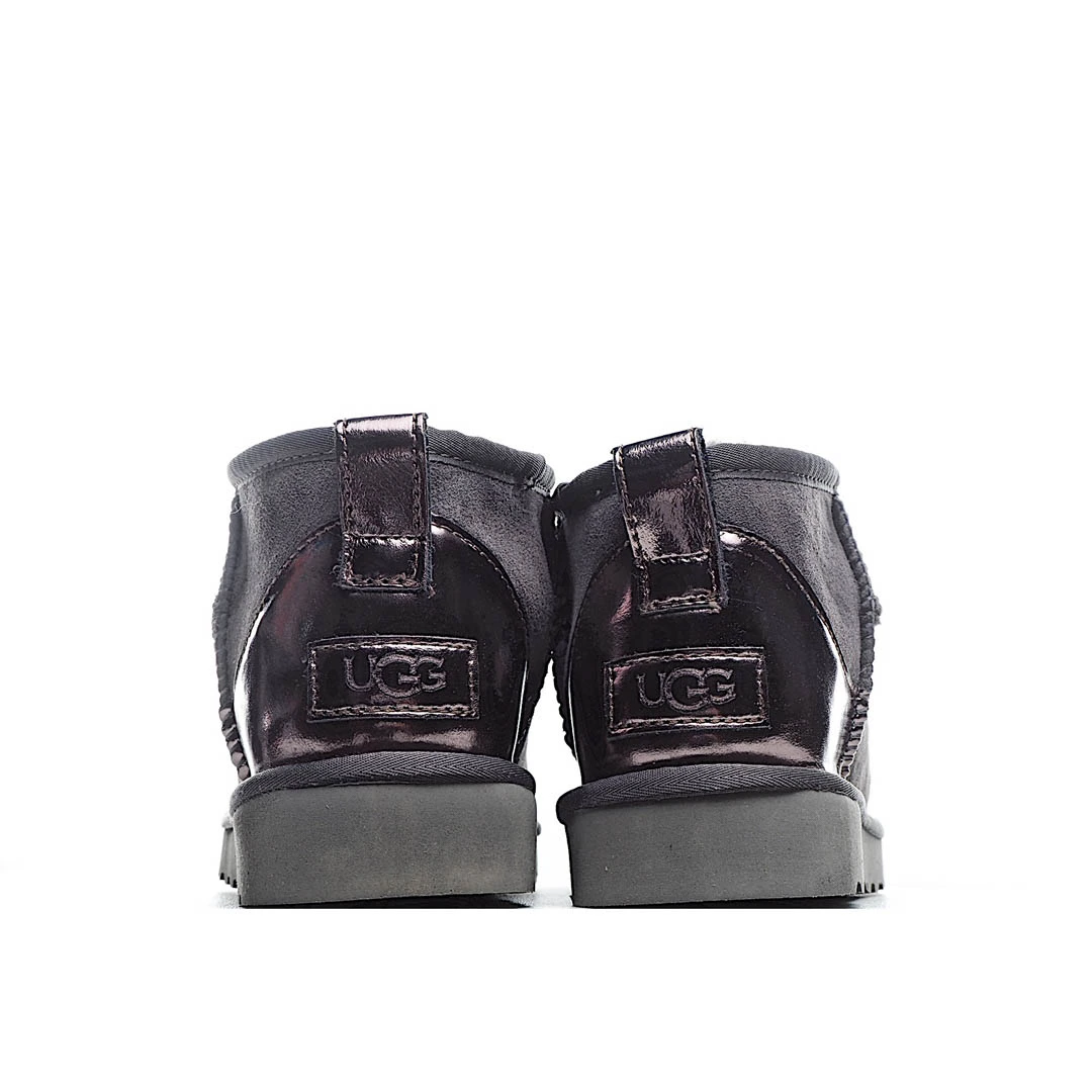 UGG Classic Mini series snow boots