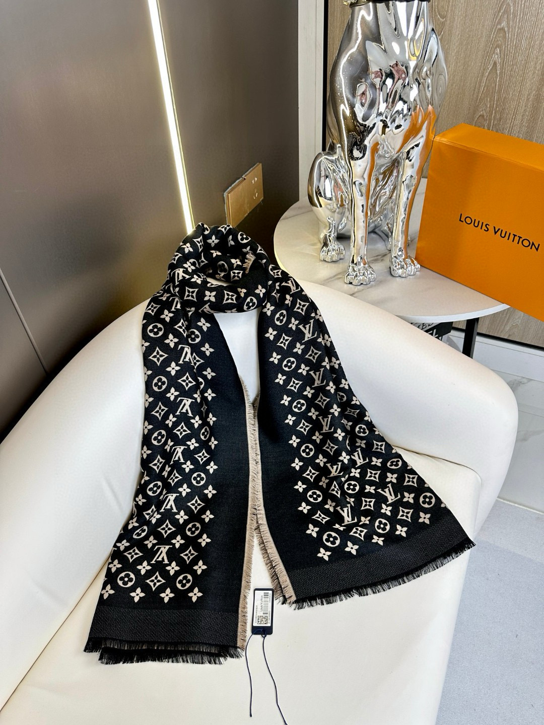 Louis Vuitton Scarves