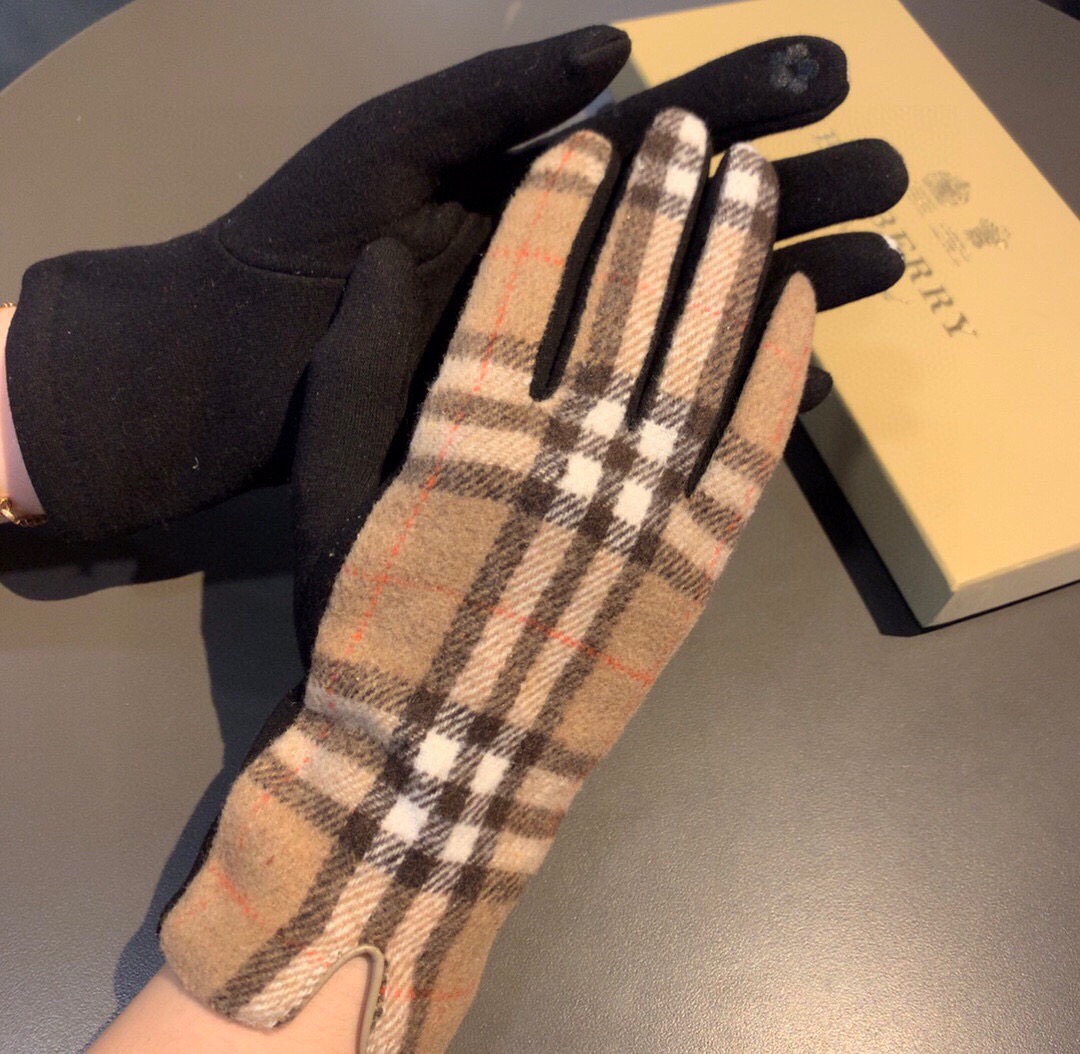 Burberry Gloves