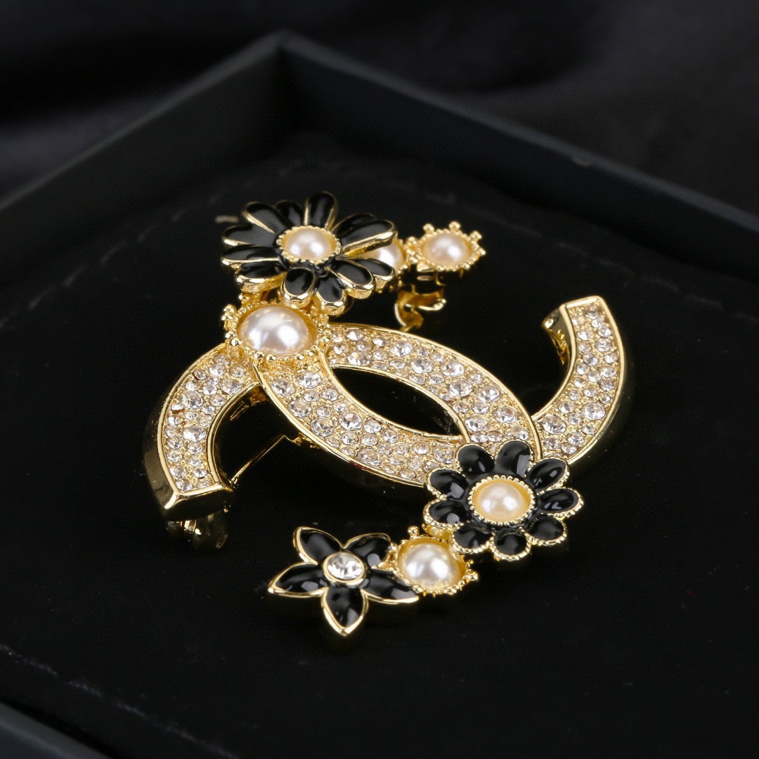 CHANEL Brooch