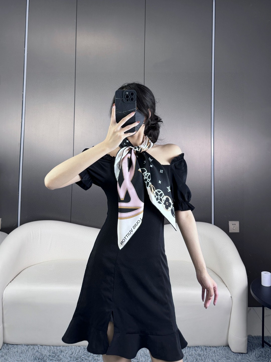 Louis Vuitton 100% Silkworm Scarf