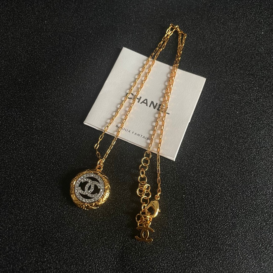 Chanel Necklace 5
