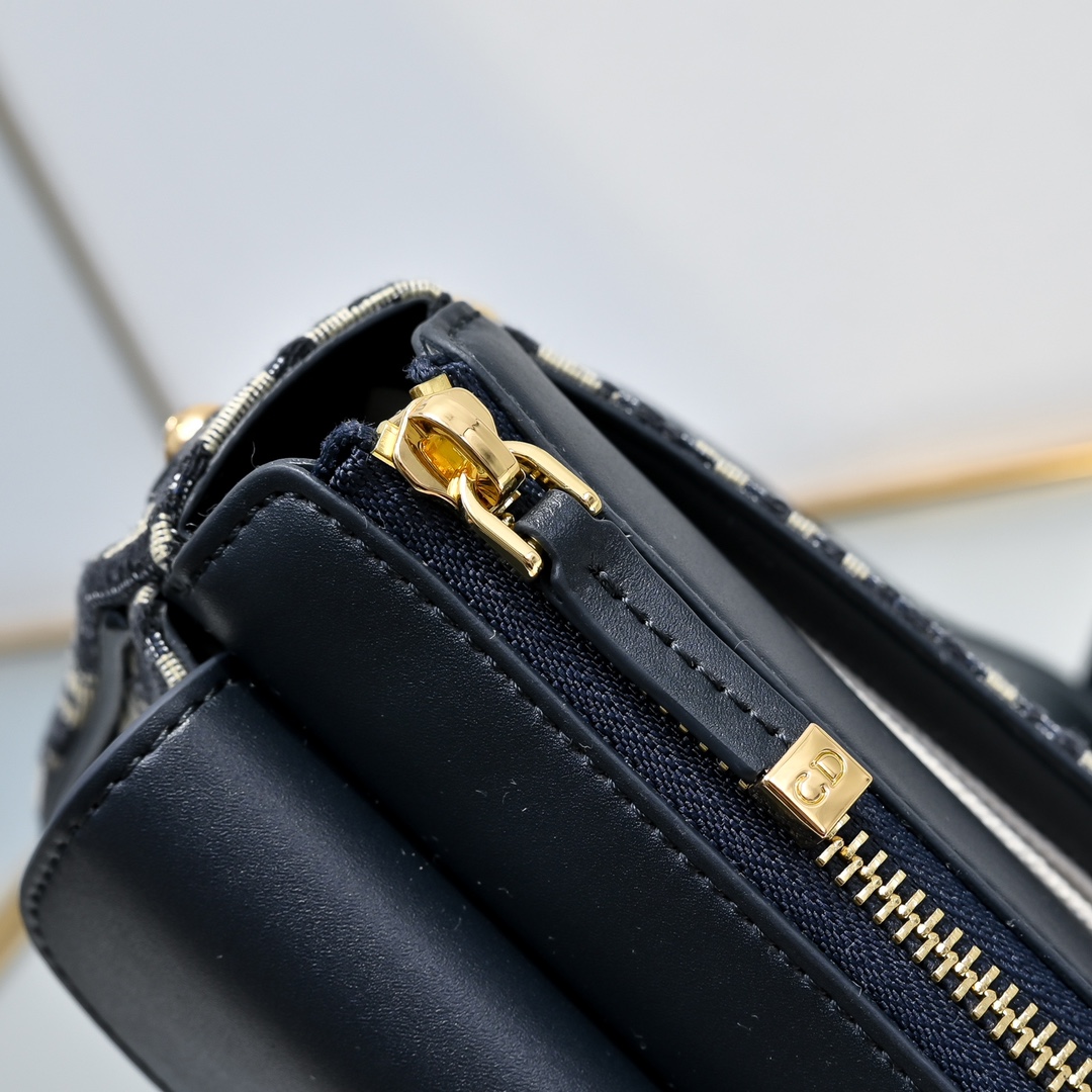 Dior Montaigne Bobby Bag