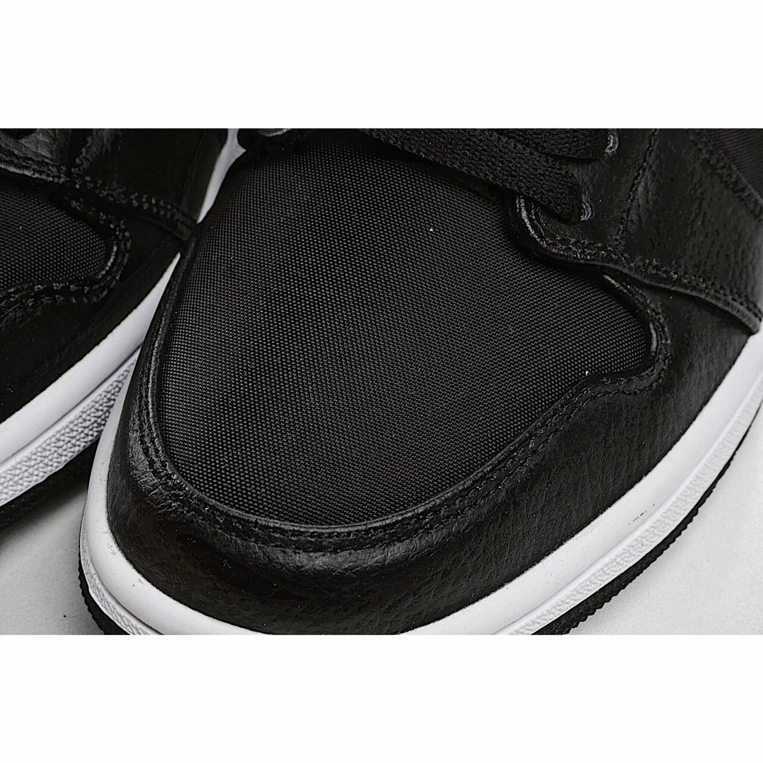 Air Jordan 1 Mid SE 'Black Gold'