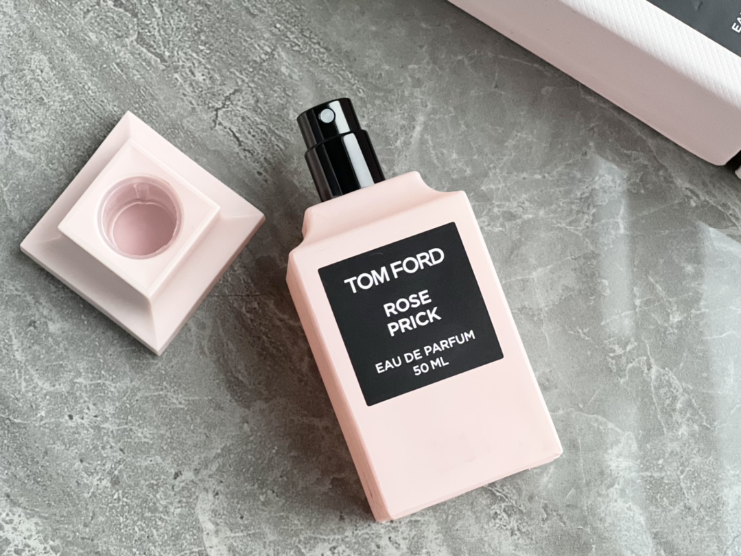 TOM FORD- Rose prick