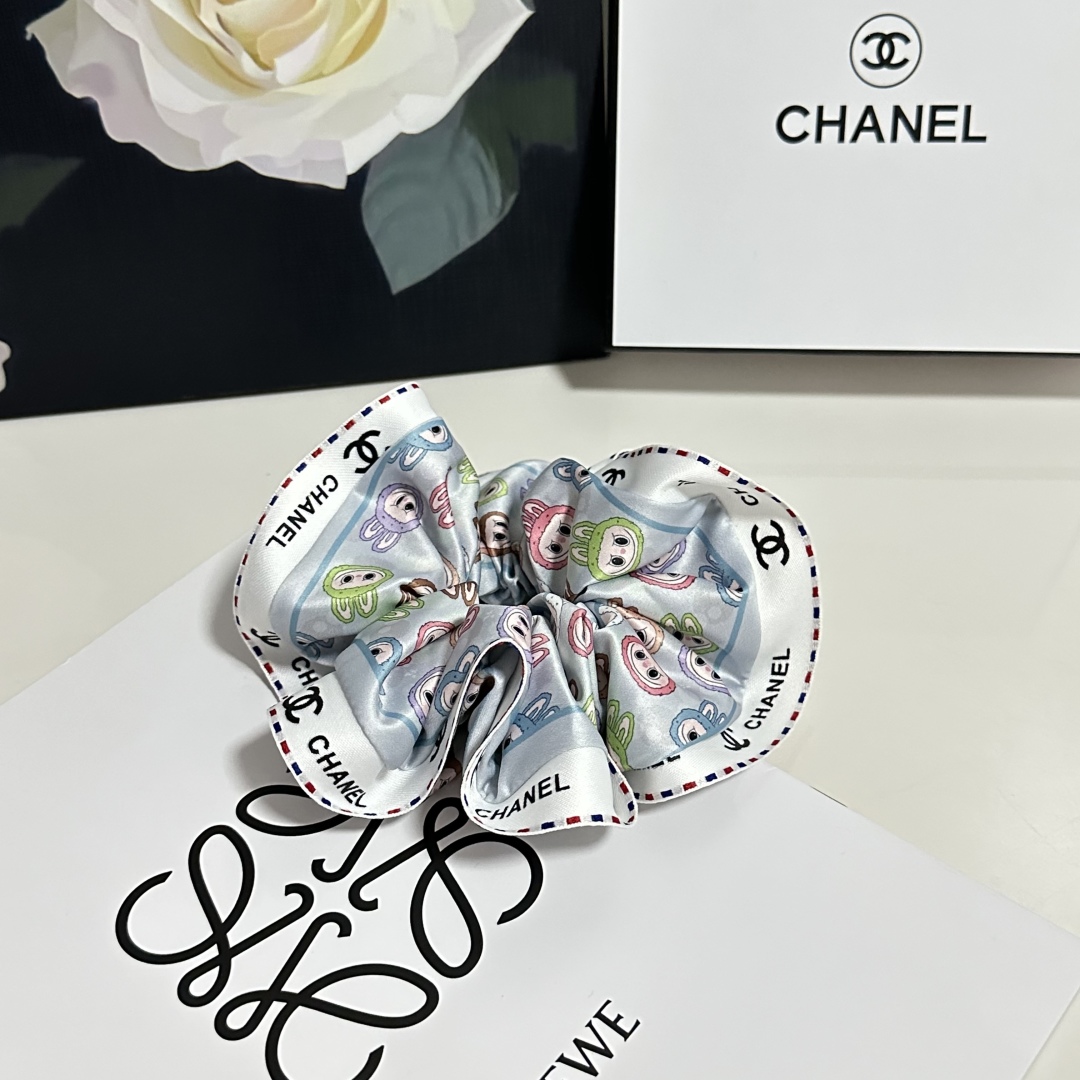 Chanel hair loop