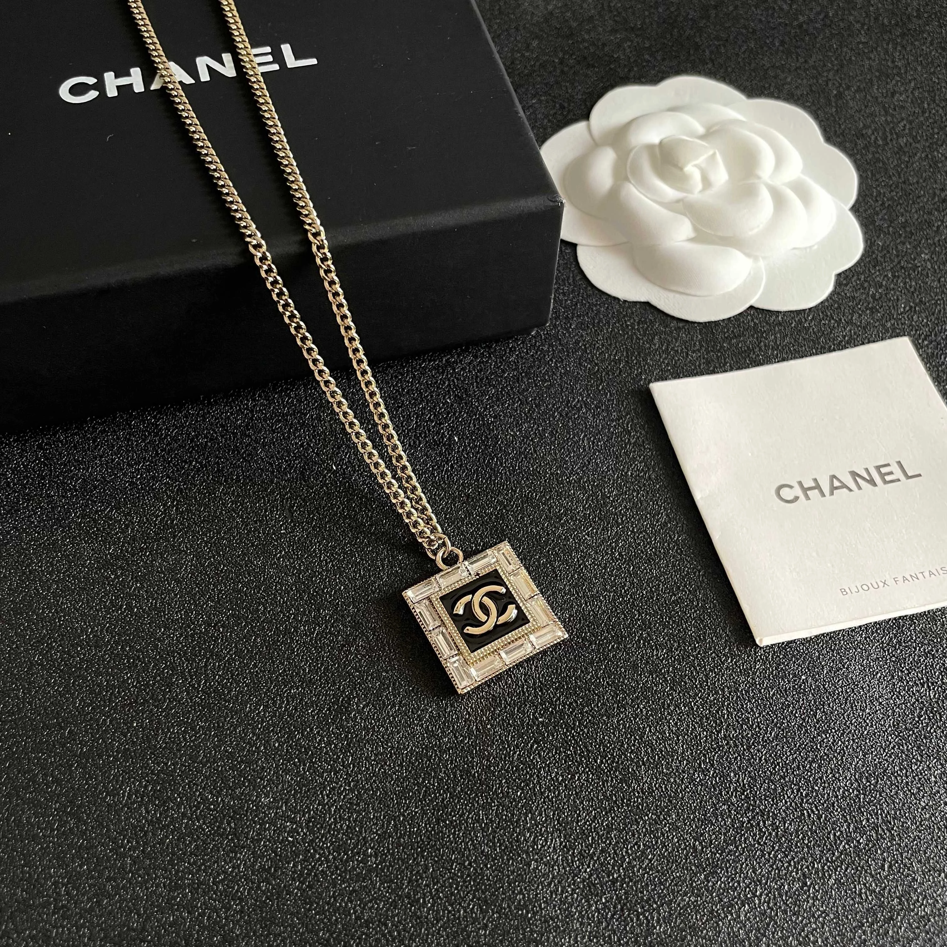 Chanel Earring