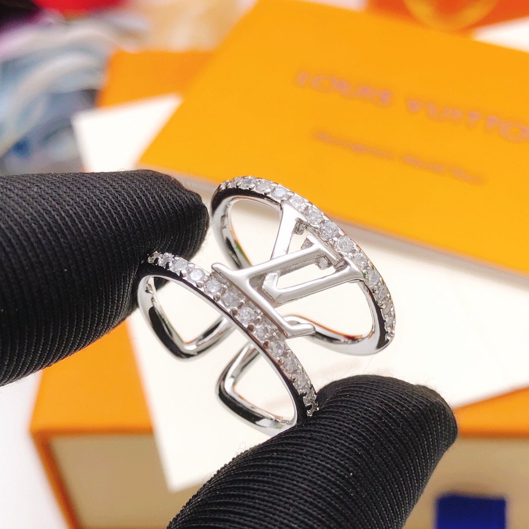 LV Ring