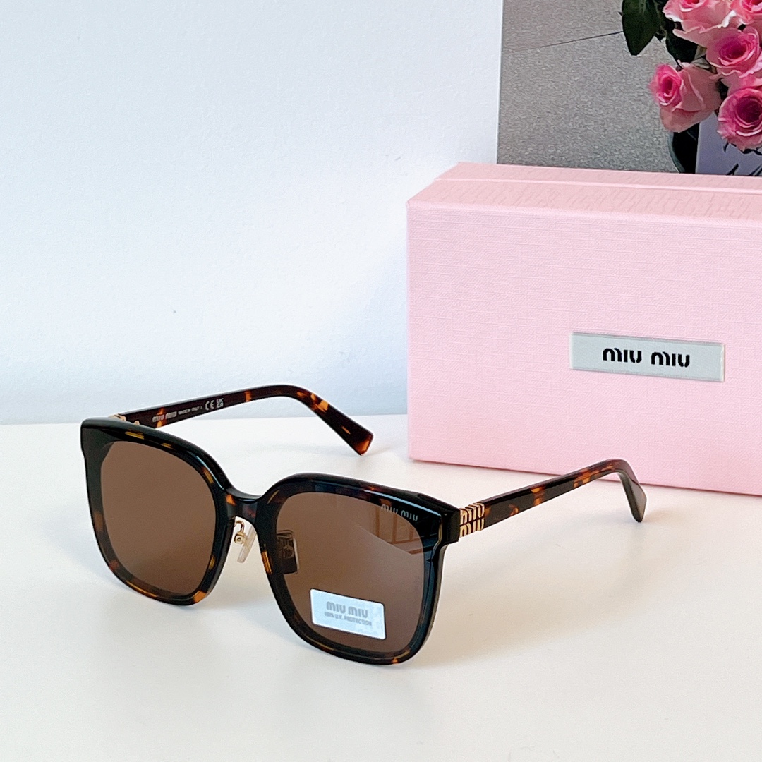 Miumiu Sunglass