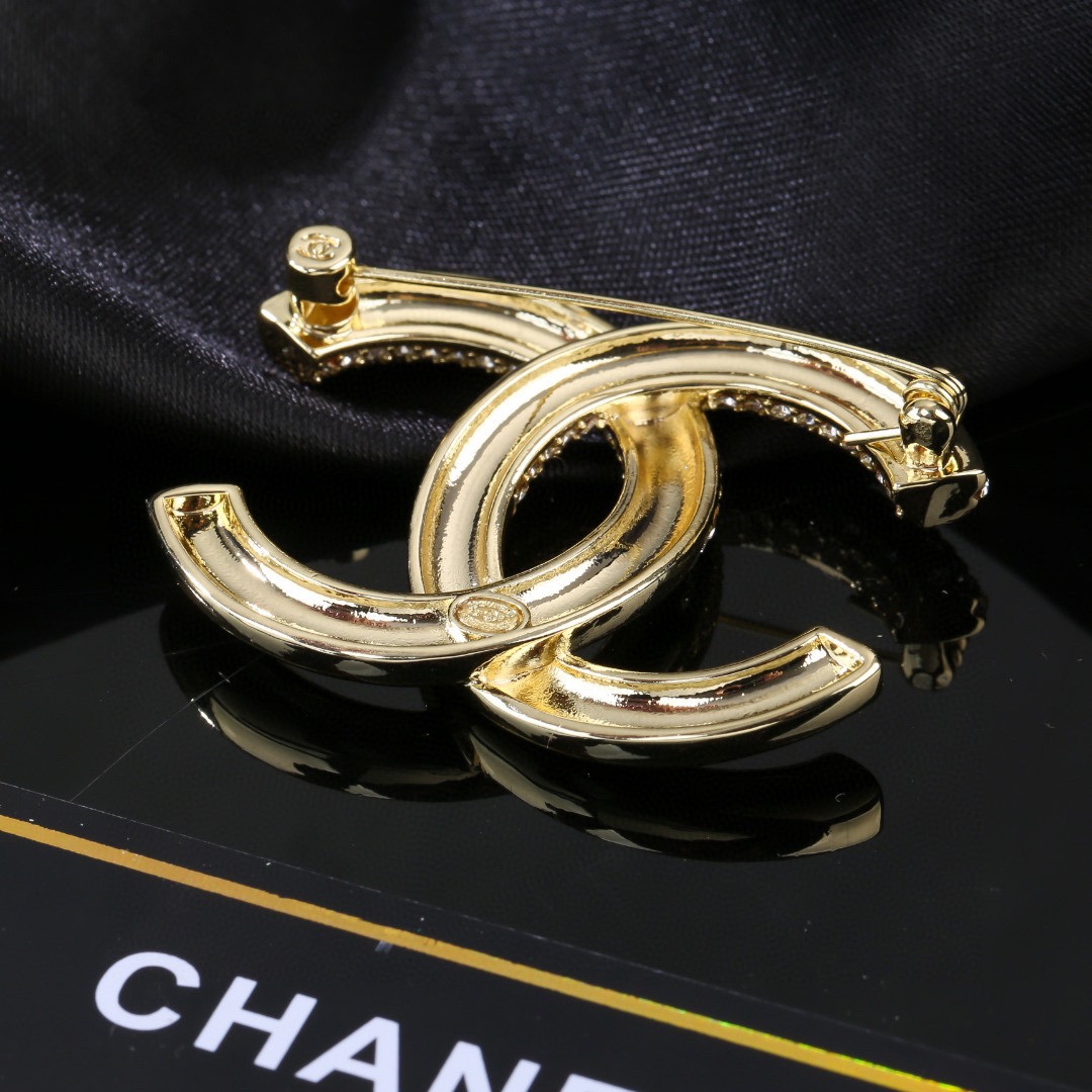 CHANEL Brooch