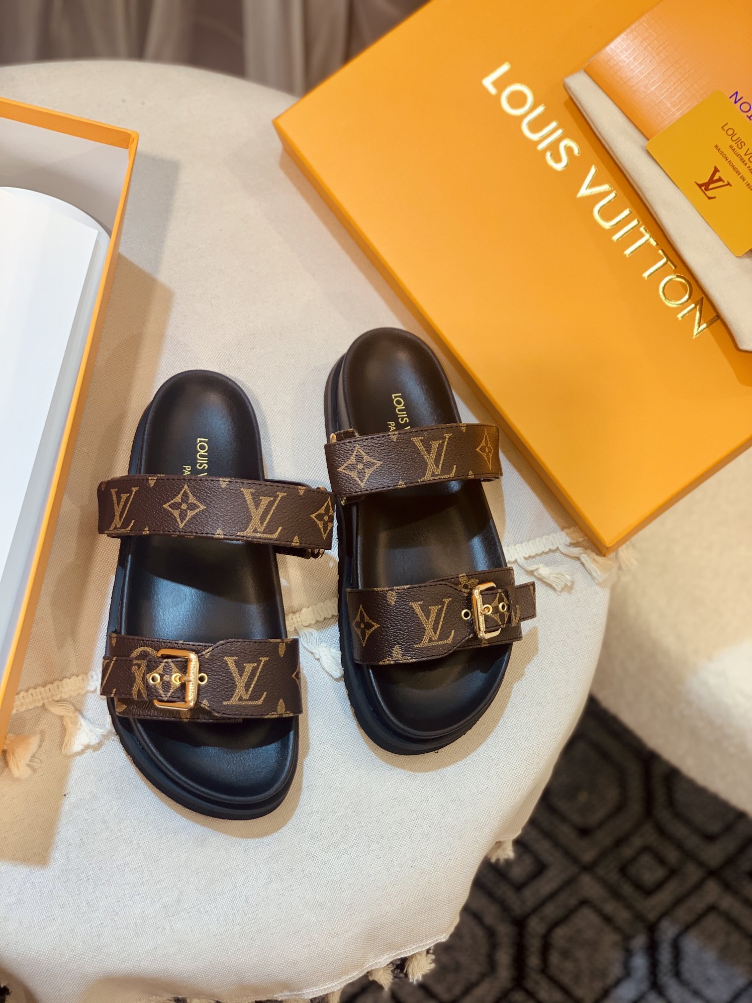 Louis Vuitton Slippers