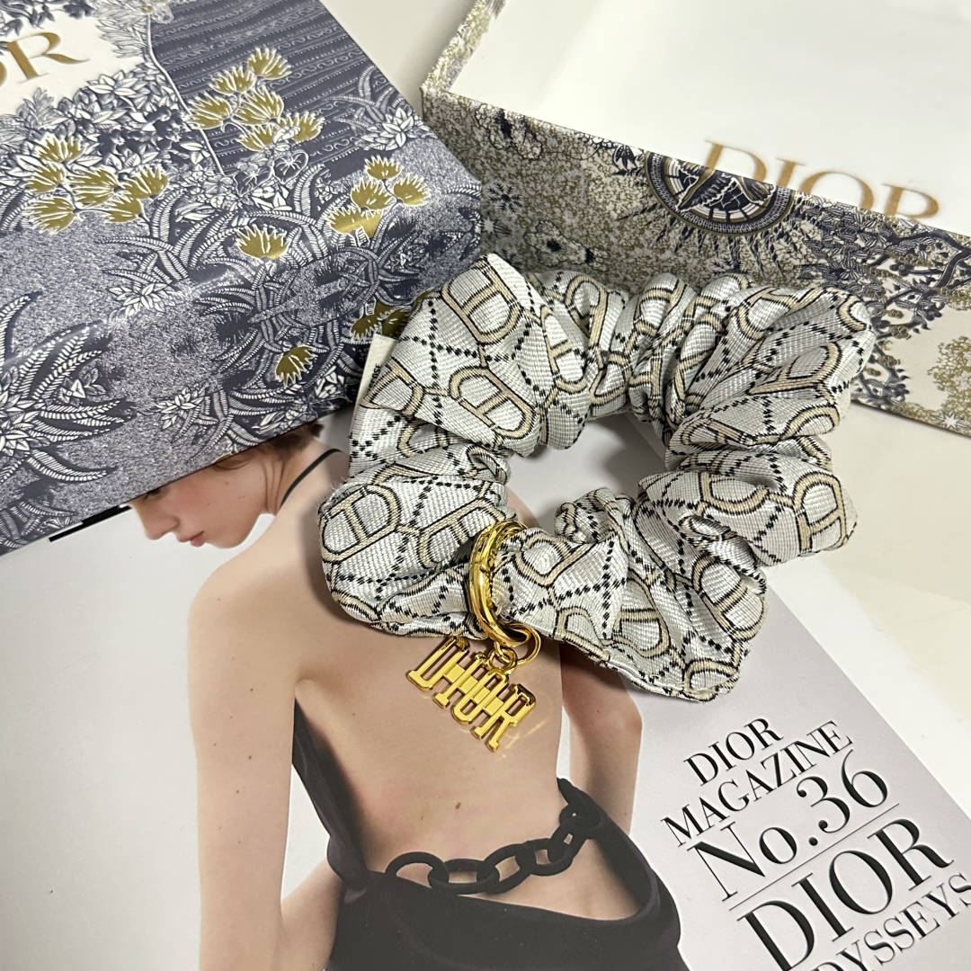 Dior hair loop