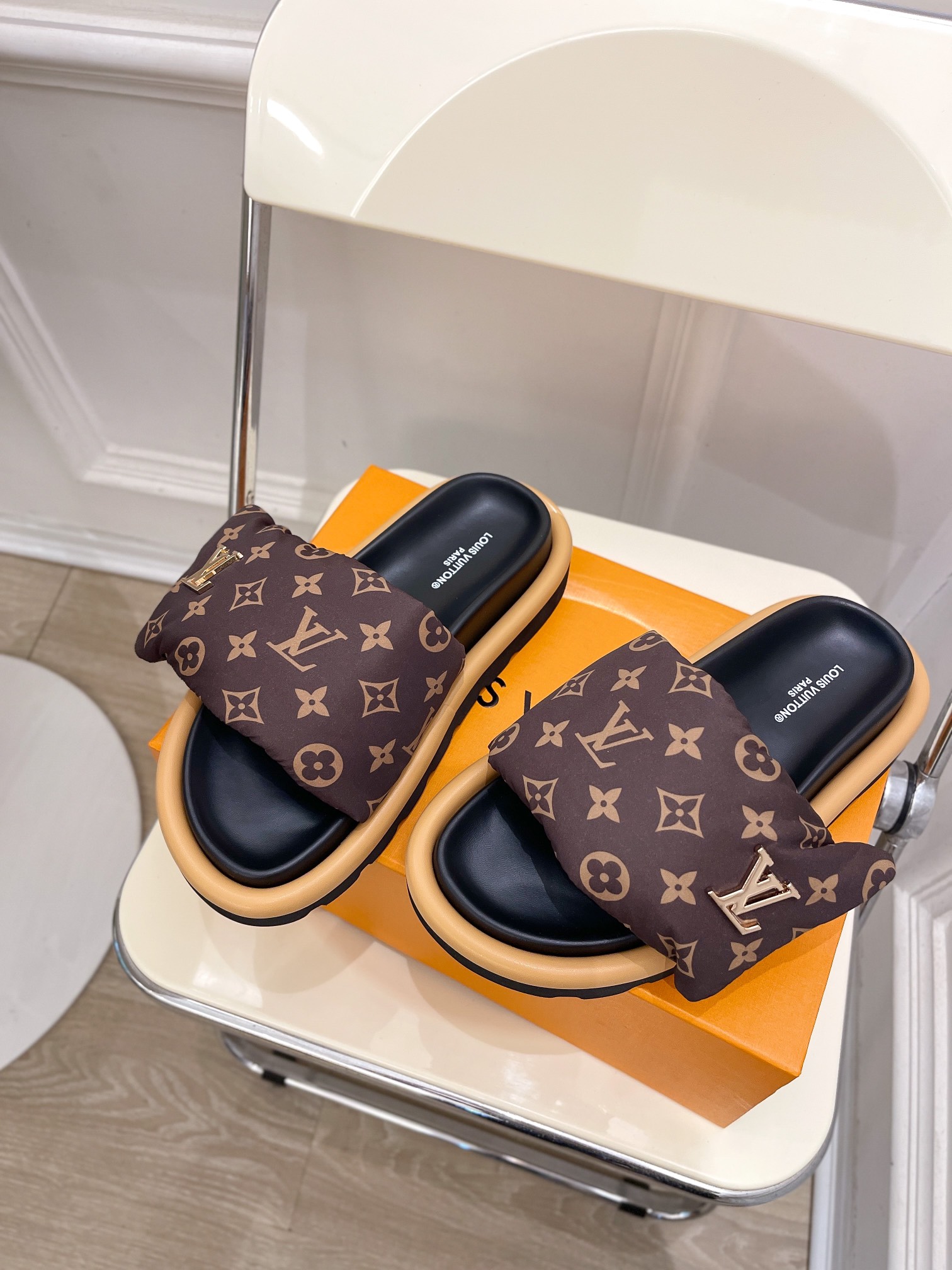 Louis Vuitton Slippers