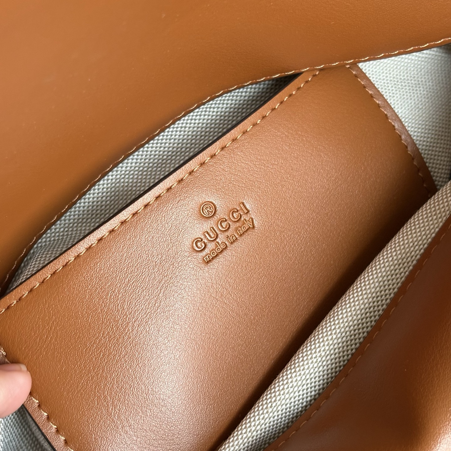 Gucci Embossing Chain Bag