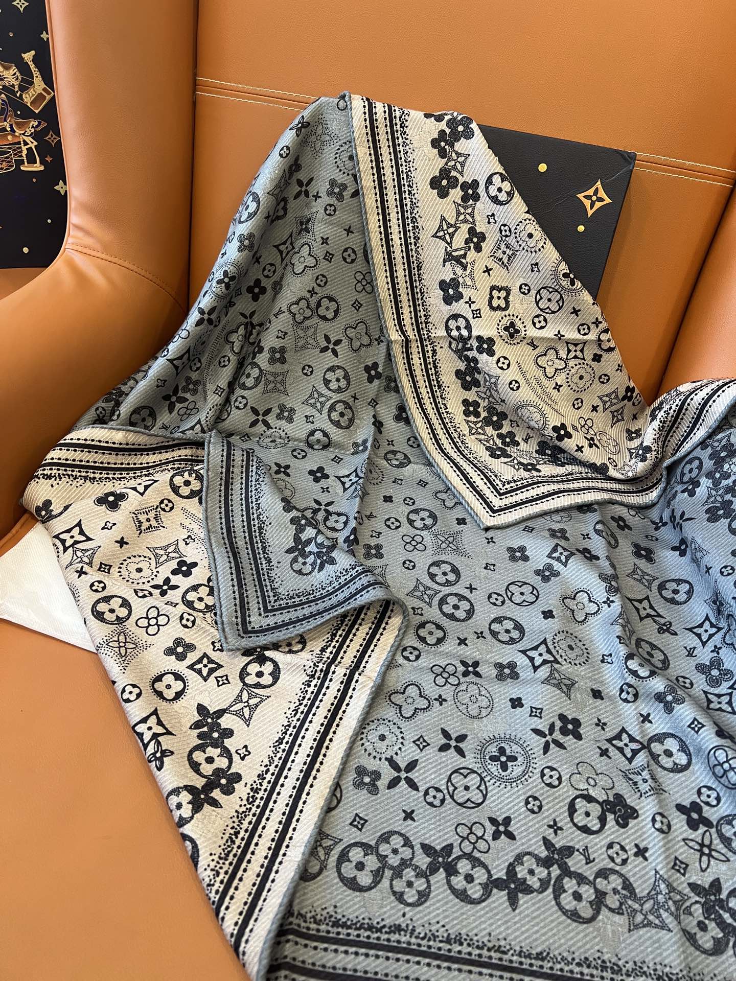 Louis Vuitton Scarves