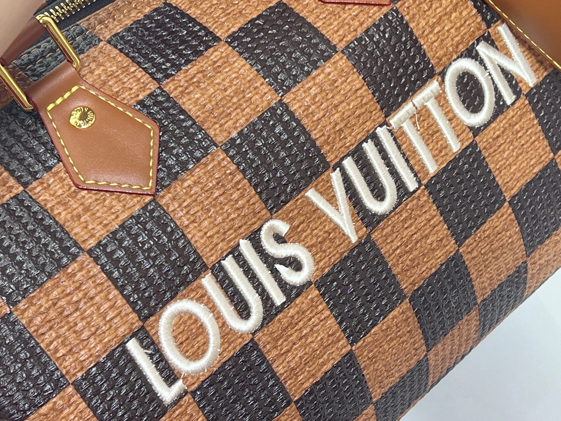 LV Handbag size 30