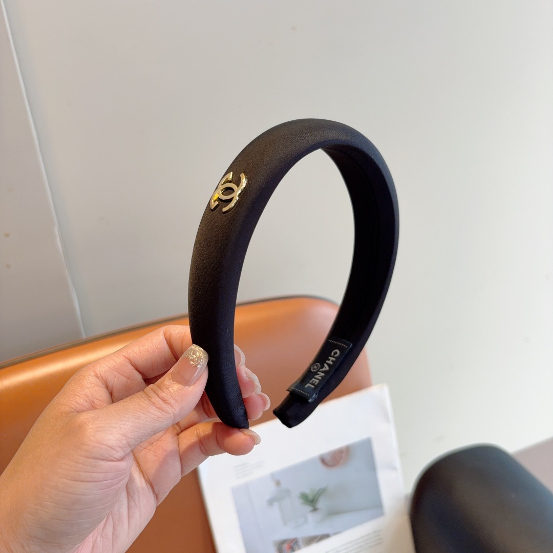 Chanel hair band