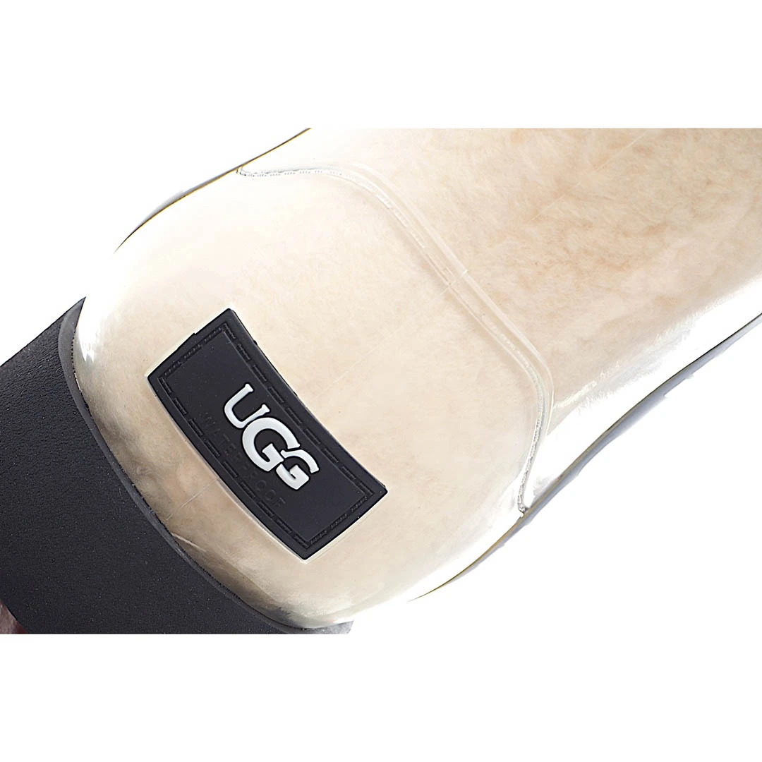 UGG Classic Mini series snow boots