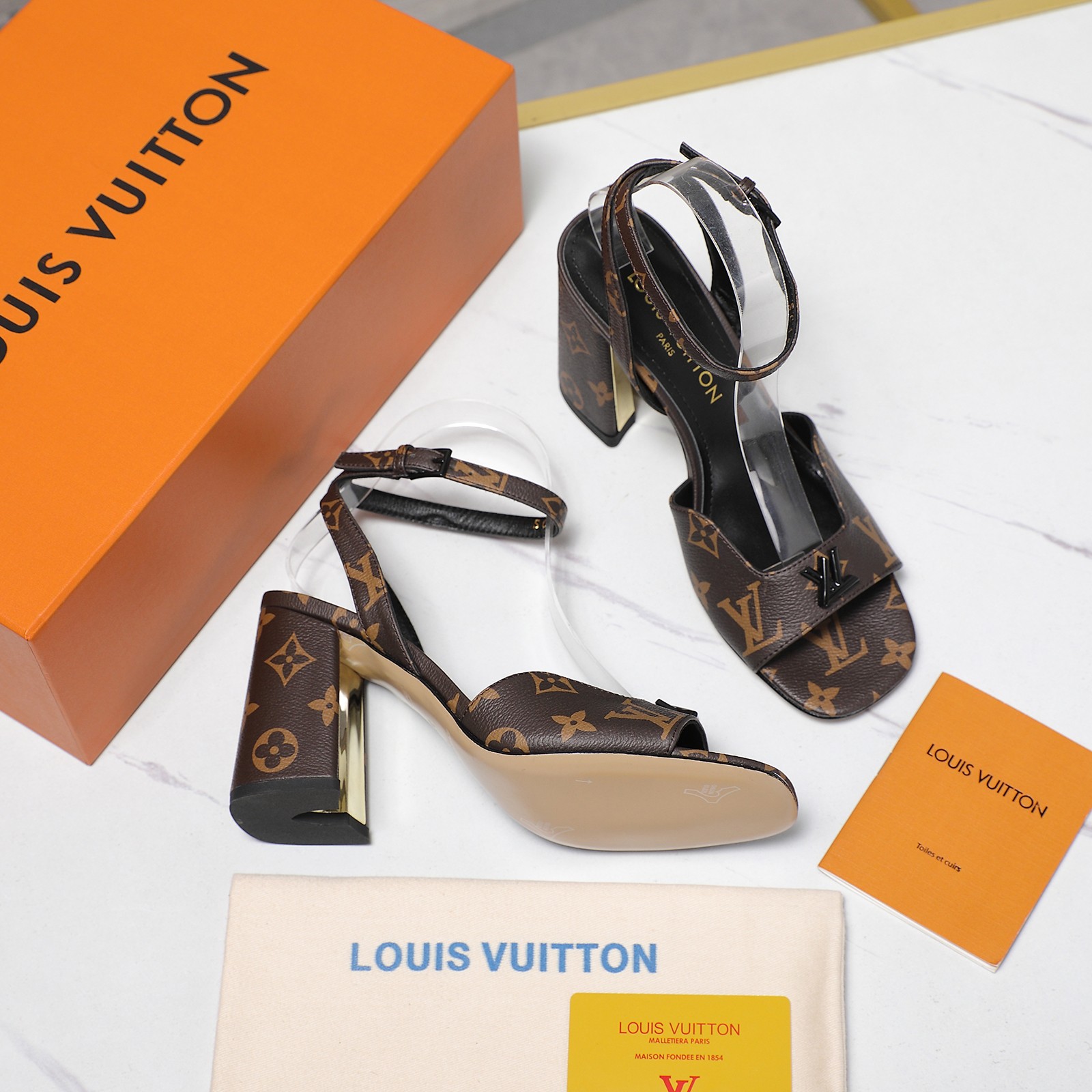 Louis vuiteeon LV X TM
