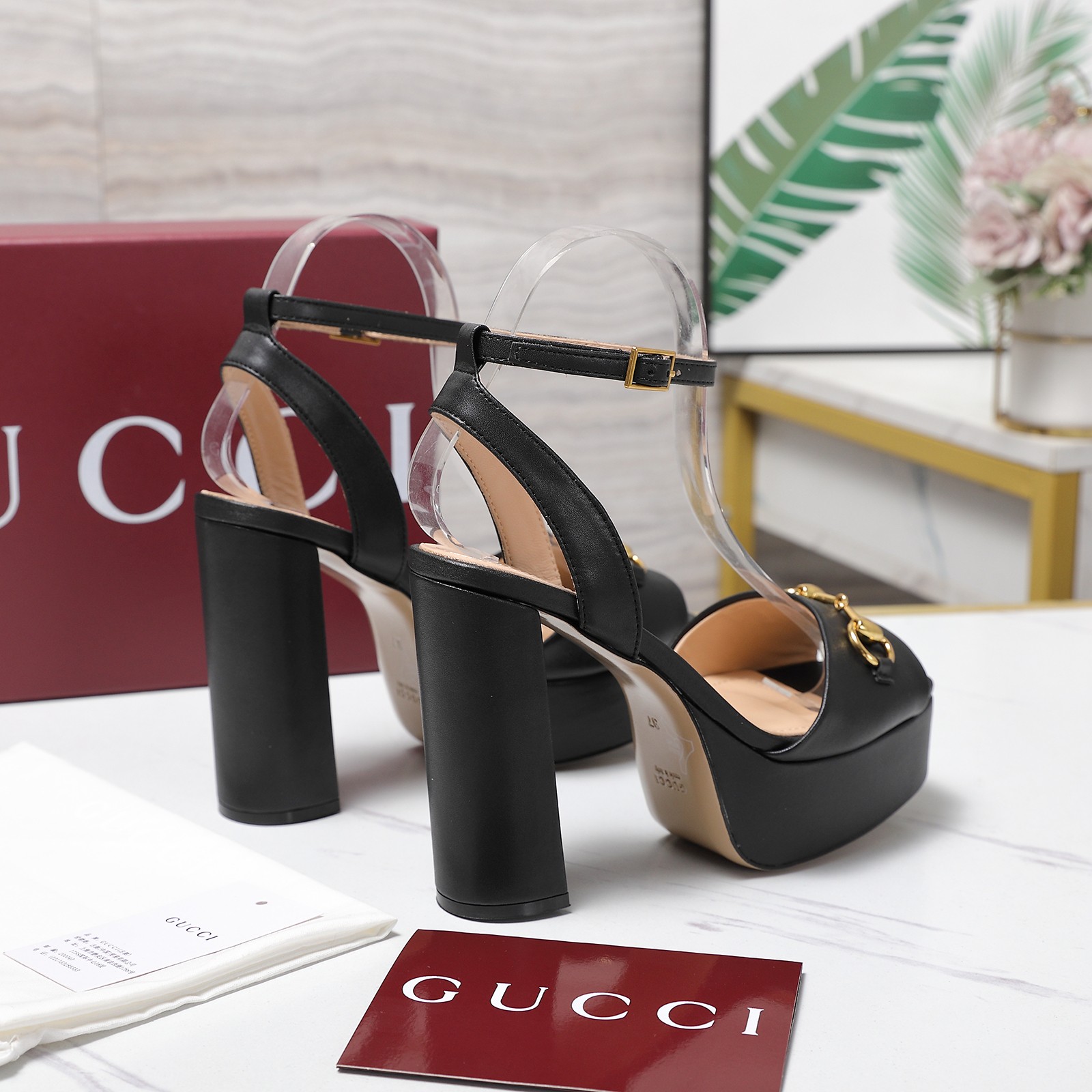 Gucci Round-toe platform high-heeled sandals
