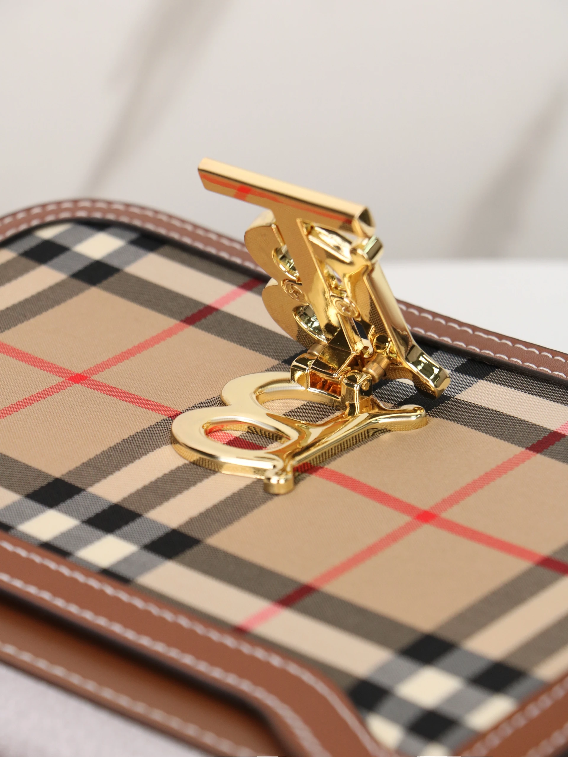 Burberry Crossbody Lock bag