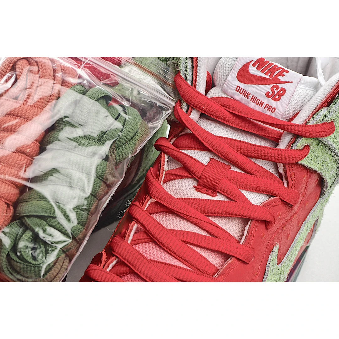 Nike SB Dunk Hi&ldquo;Strawberry Cough