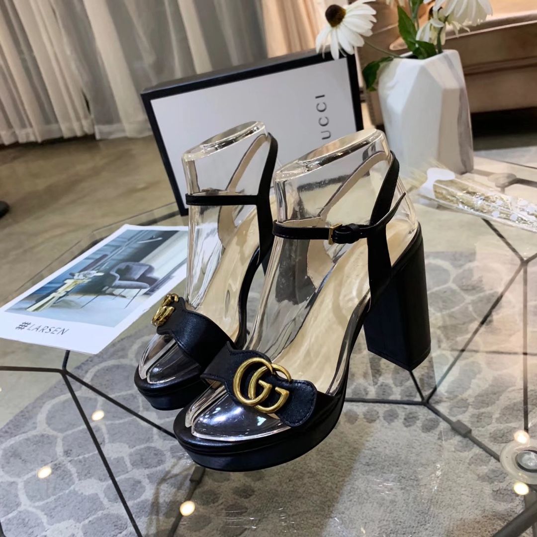 Gucci Bronze-colored sandals