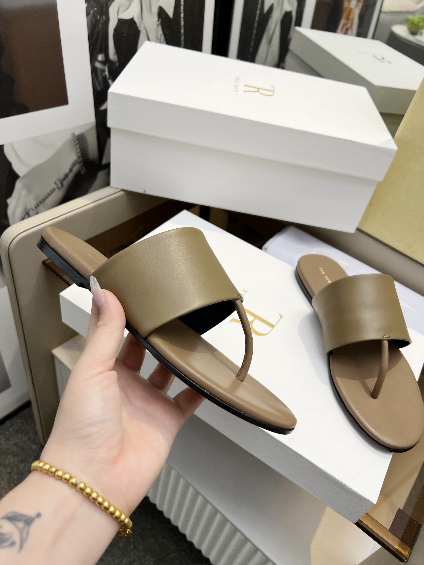 The row Slippers