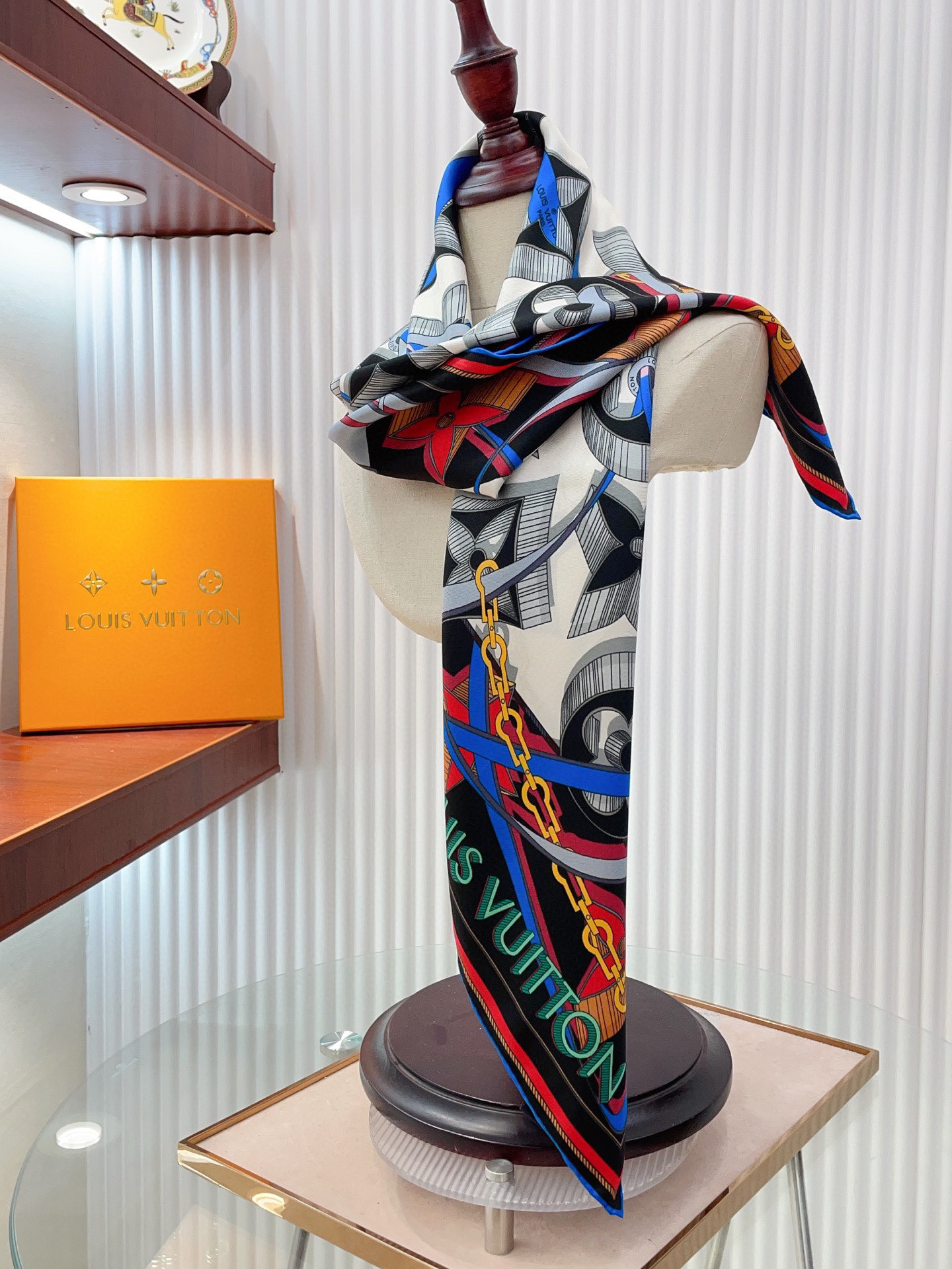 Louis Vuitton ULITMATE MONOGRAM Scarf