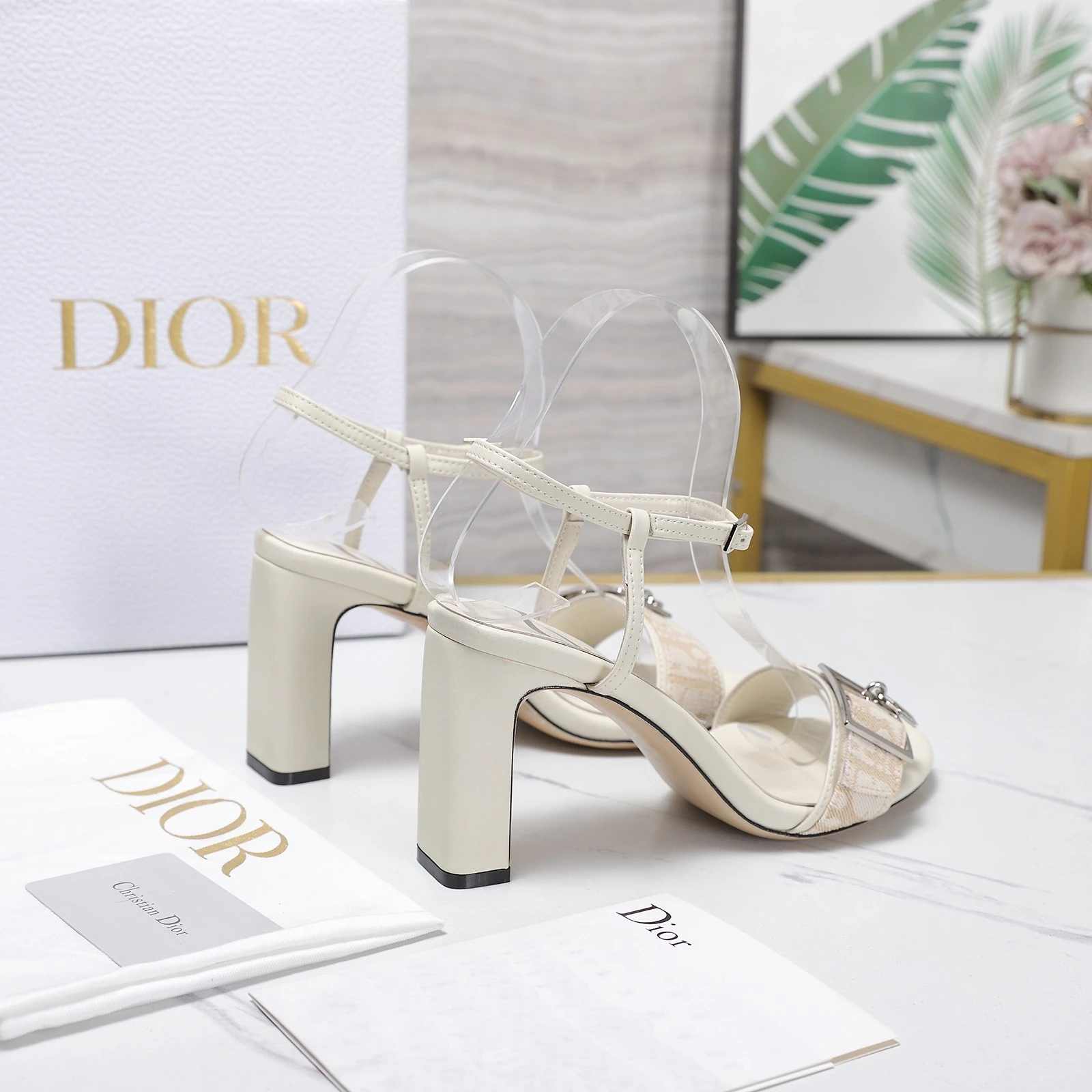 26 new Dior high-heeled sandals