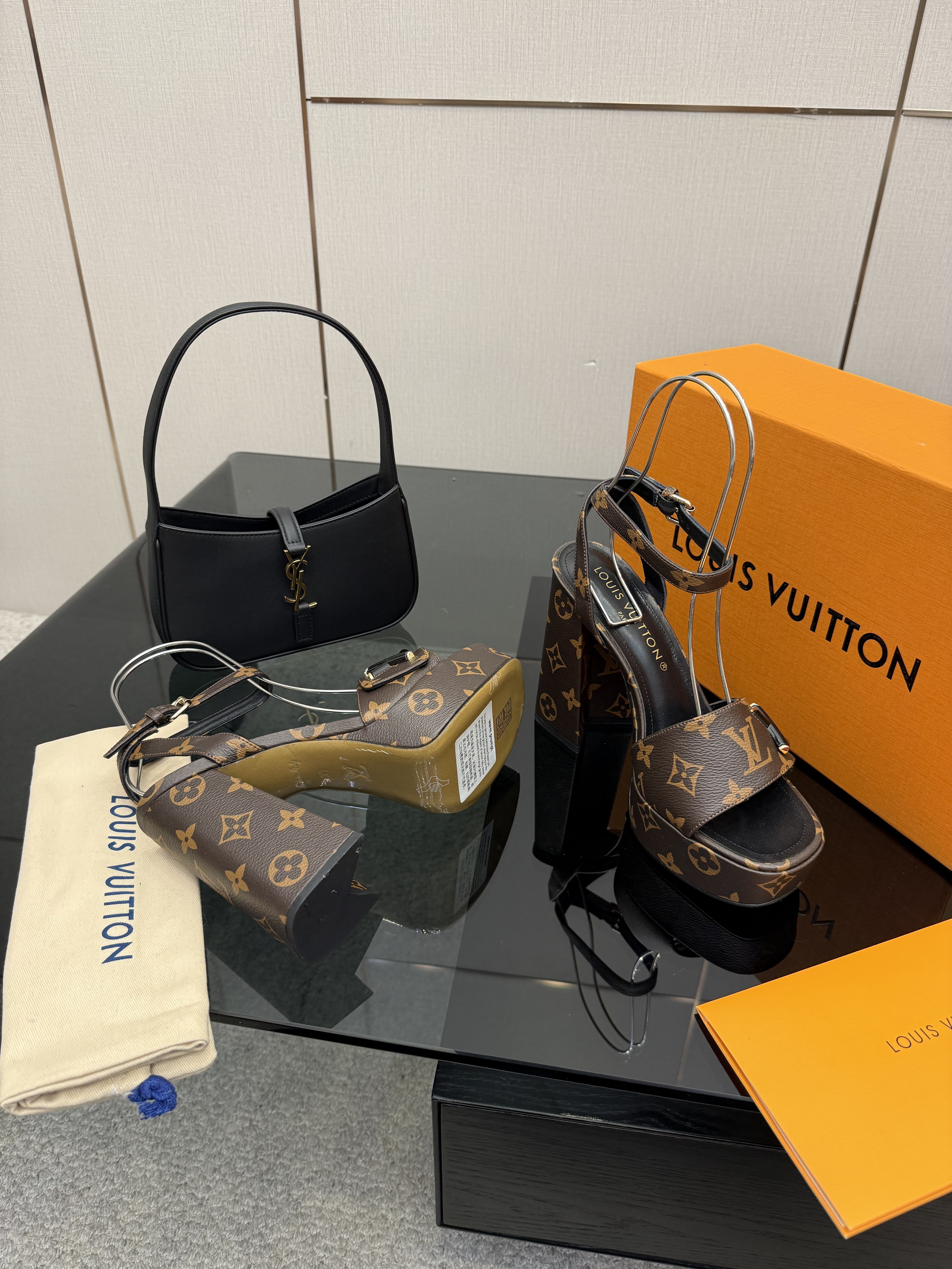 Louis Vuitton Square-toed sandals