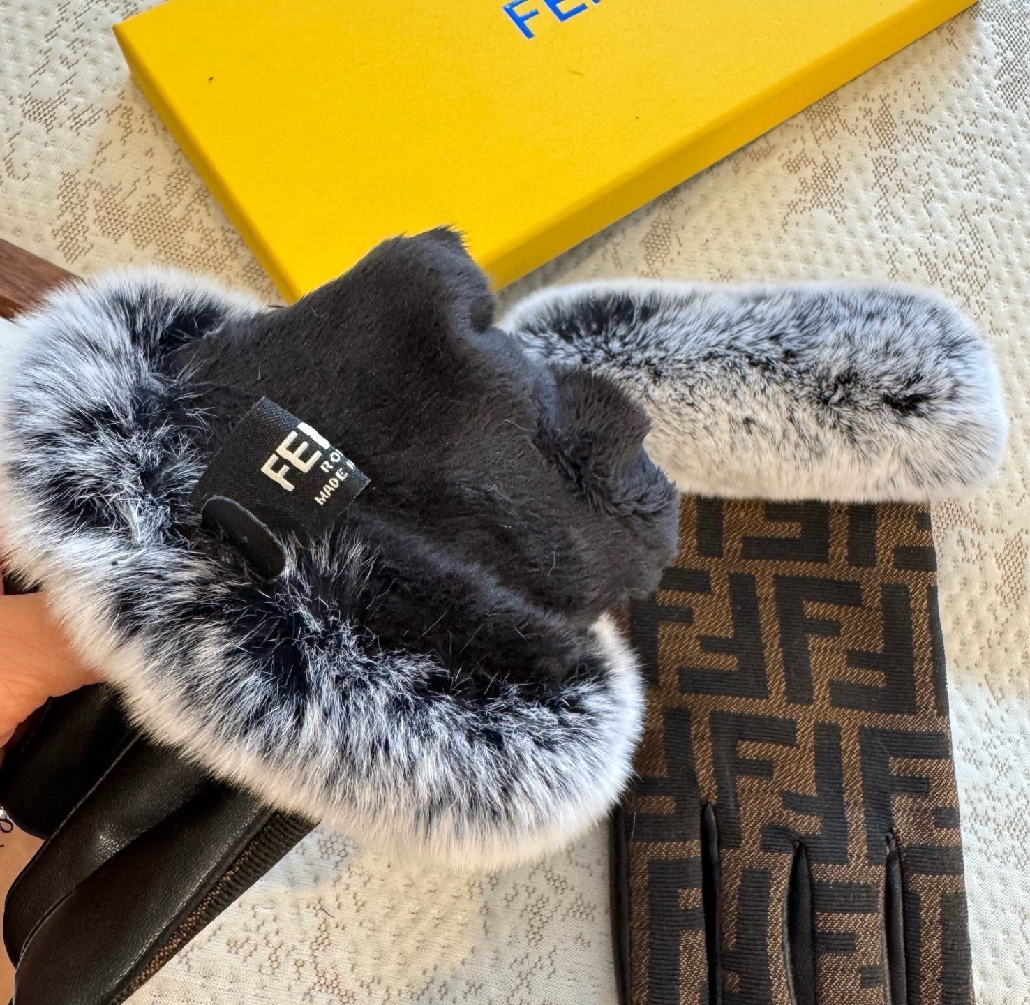 Fendi Gloves