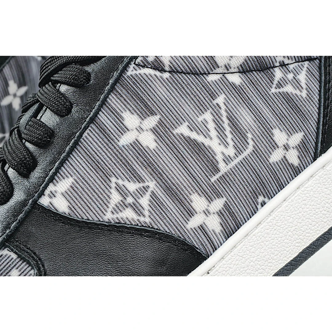 Louis Vuitton Squad Sneaker High High-Top Sneakers